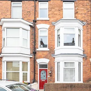 https://scarborough-stays-trafalgar-lodge-4-bedroomed-house.yorkshirehotels.net